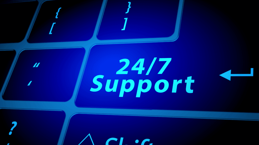 Keyboard key displaying 24/7 support, symbolising constant availability in a round-the-clock multilingual call centre.